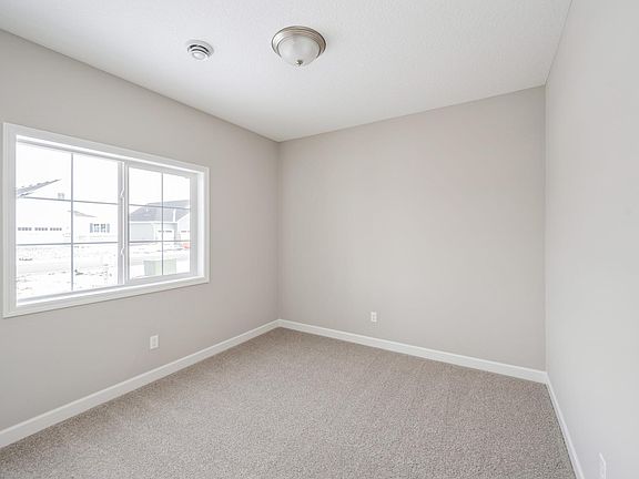 4th image of 2628 Arbor Dr