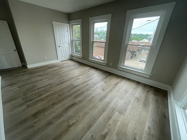724 6th Ave #2 — Photo 8