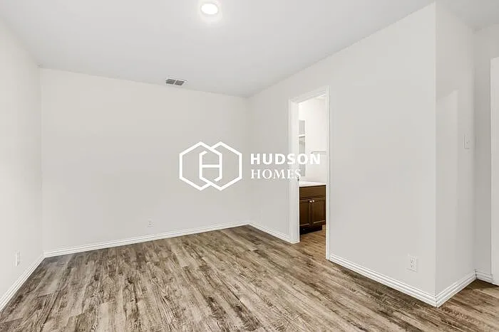 723 Sewanee St — Photo 6