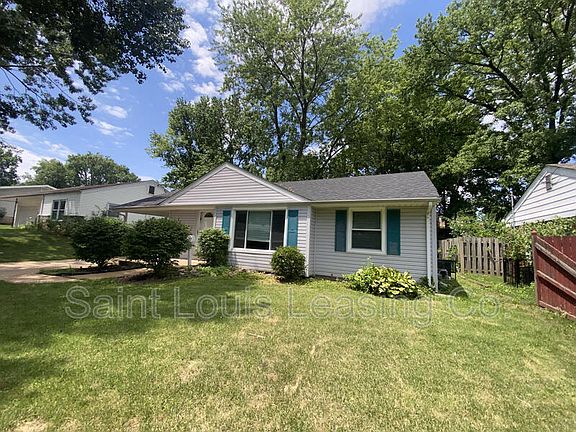 4th image of 1705 Clover Ln