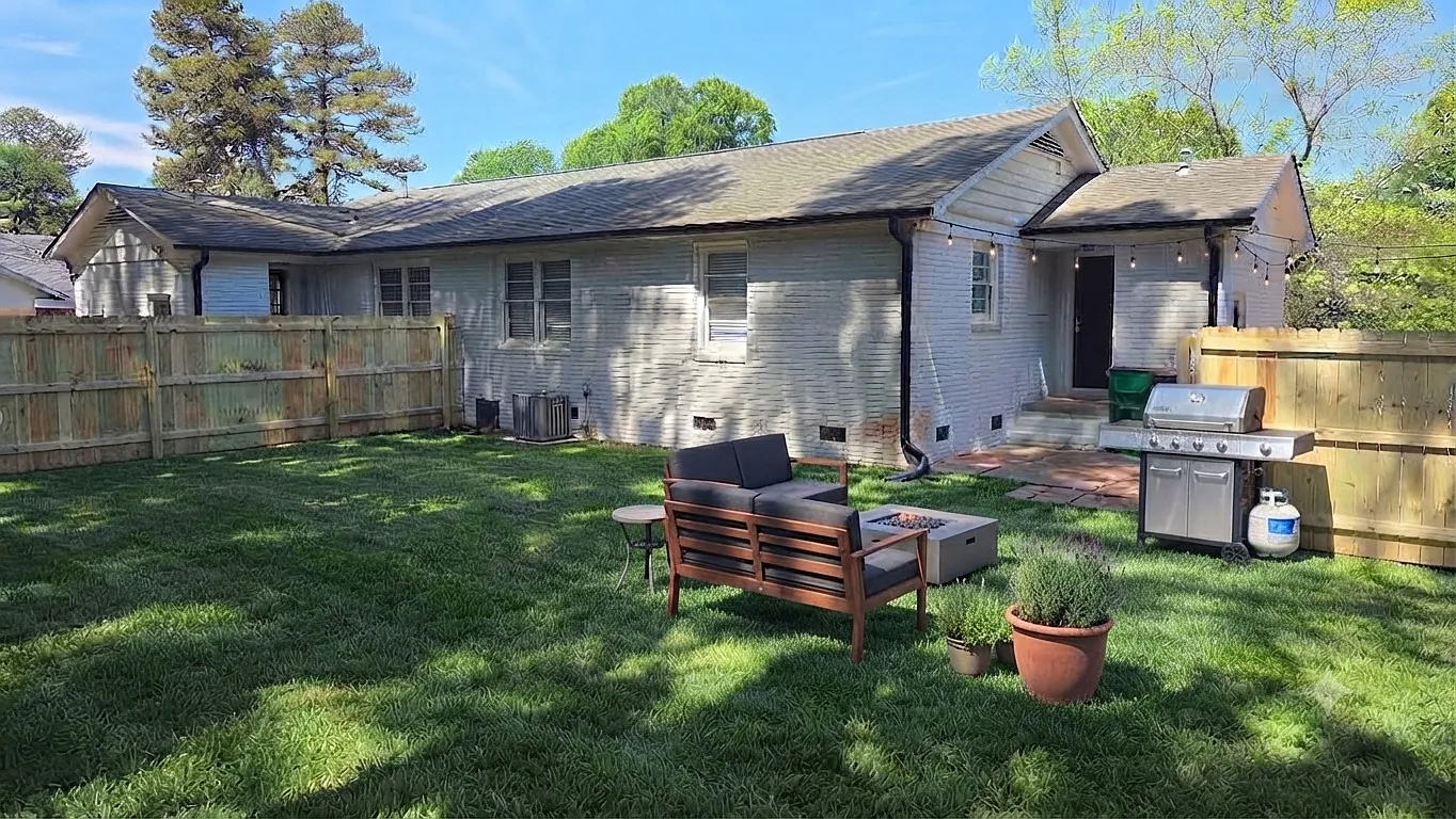 2 bed, 875 sqft, $1,950 — Photo 2