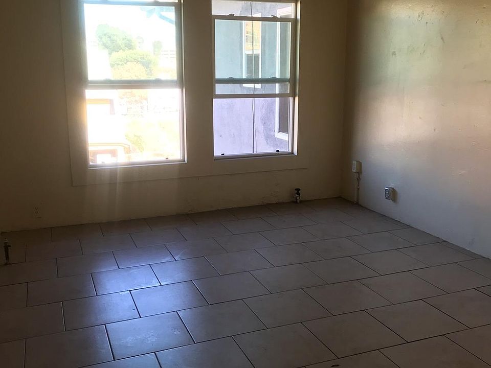 2nd image of 1520 W 8th St APT 317