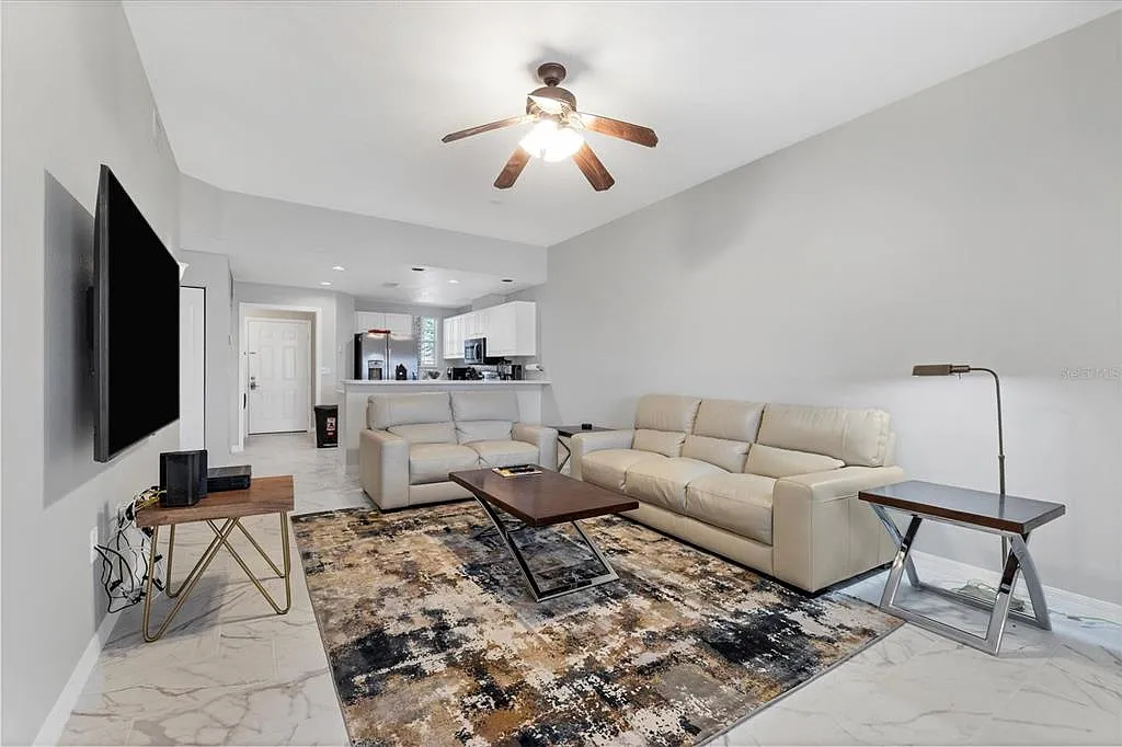 2 bed, 2.0 bath, 1215 sqft, $3,000 — Photo 4