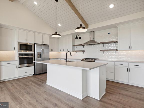 5th image of 24121 Breakwater Ln