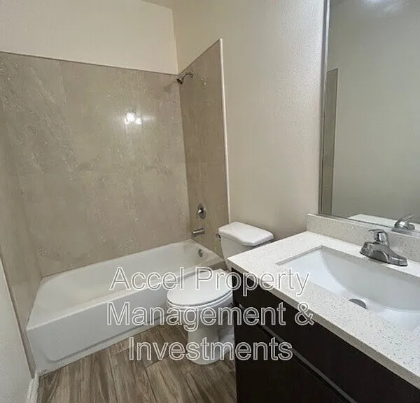 1012 W La Pointe Ave #1 — Photo 10