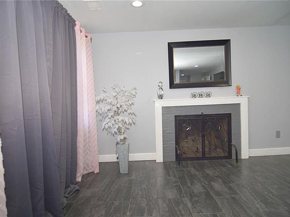 4th image of 250 Richmond Dr
