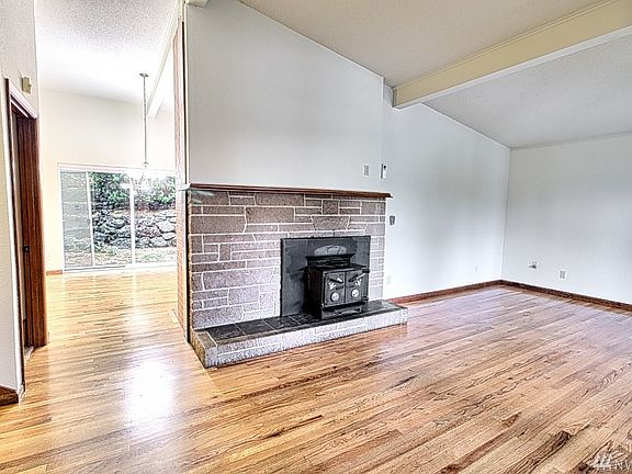 3rd image of 7839 S Alaska St