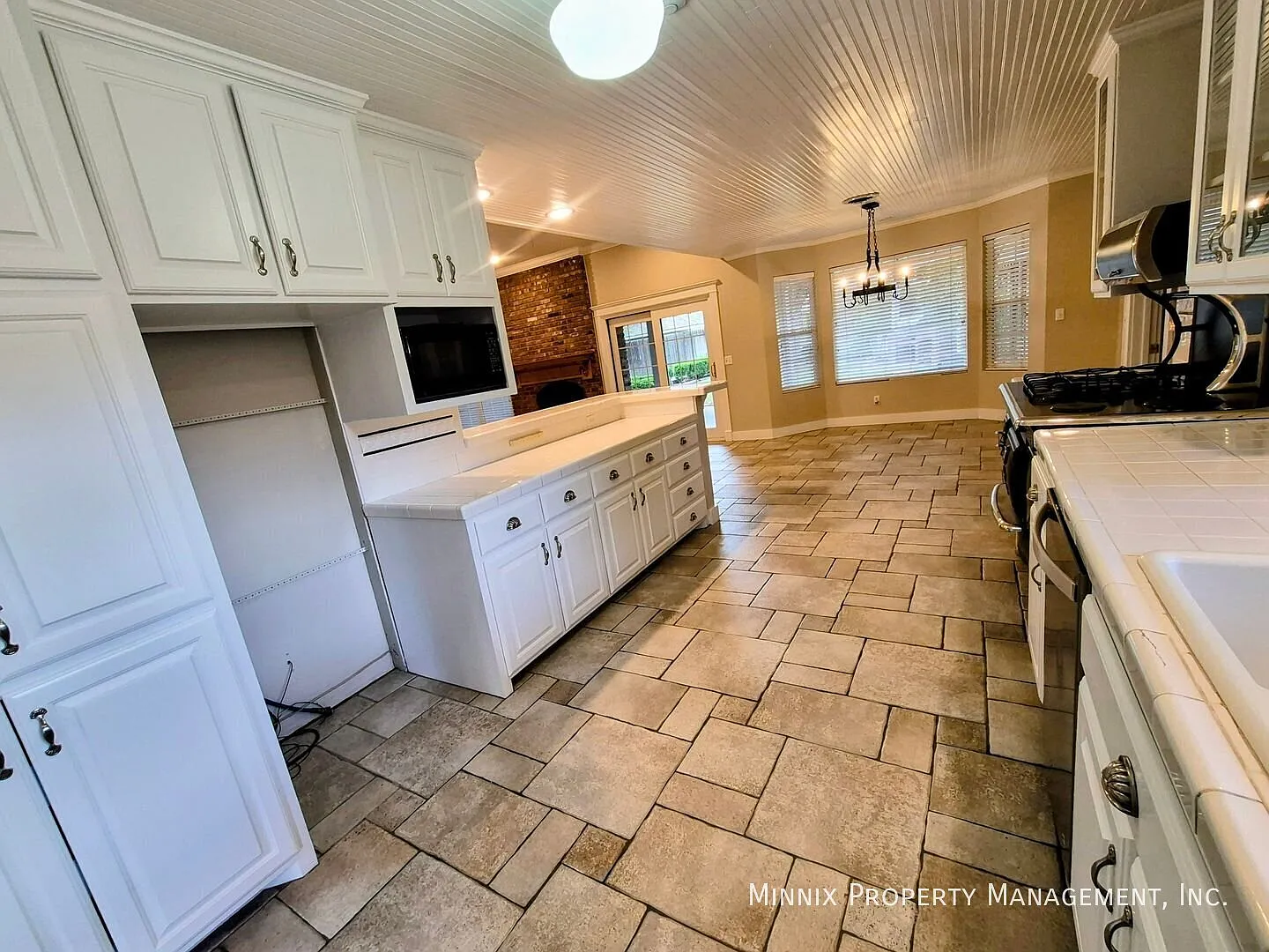 4 bedroom/ 3 bath | 3514 Danbury Dr. — Photo 4
