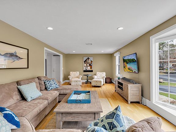5th image of 68 Sea Meadow Drive