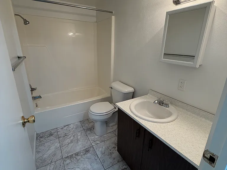 209 Rockdale Rd #B — Photo 7