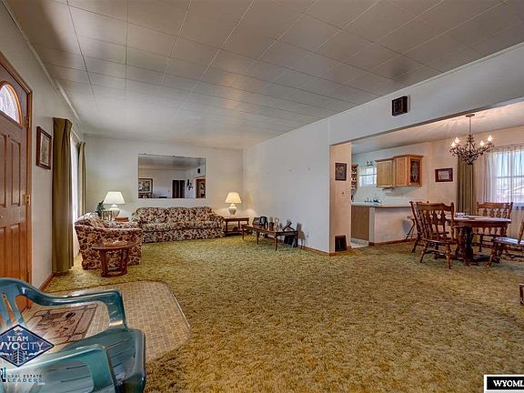 3rd image of 824 Saint Mary St