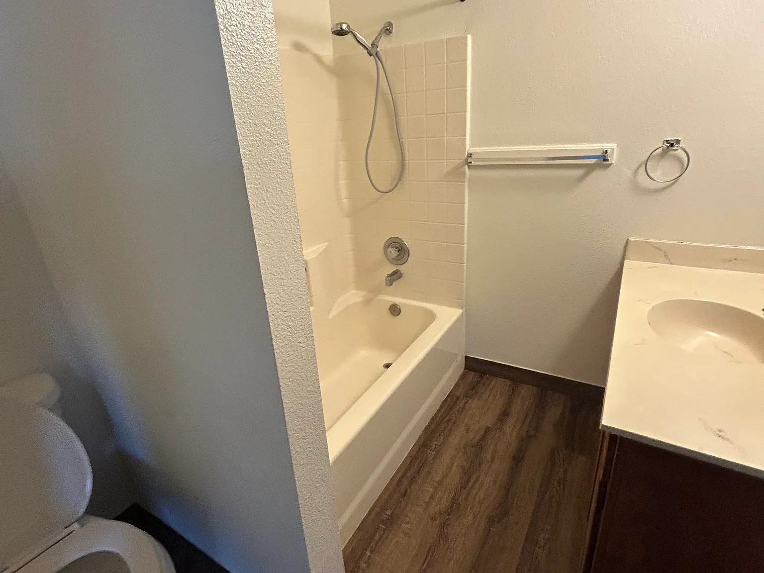 2 bed, 1.0 bath, 800 sqft, $1,295 — Photo 4