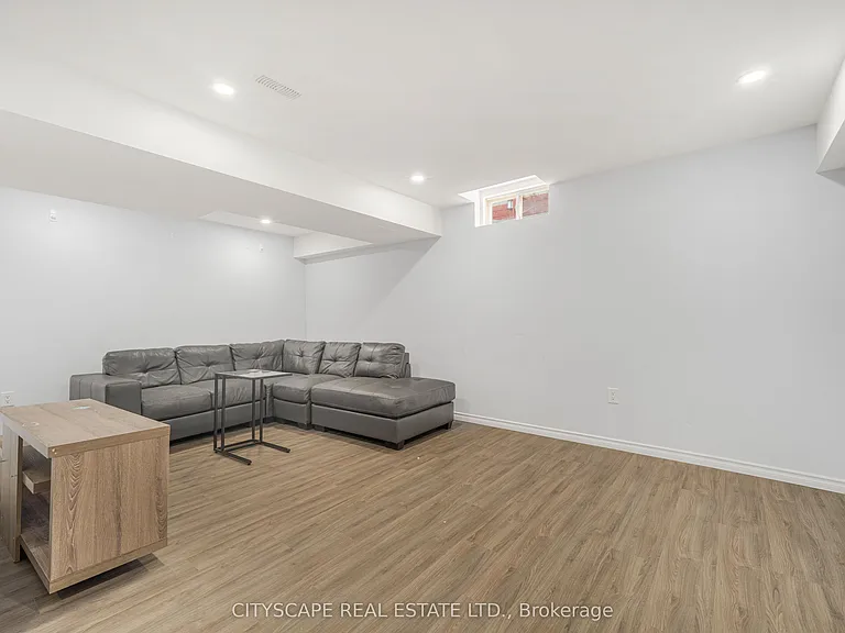 14 Redcedar Cres — Photo 30