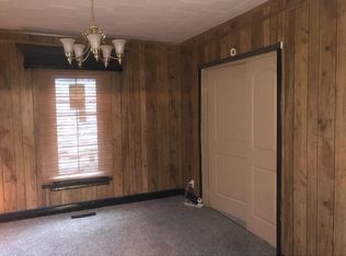 216 Center St, Waterloo, IA 50703