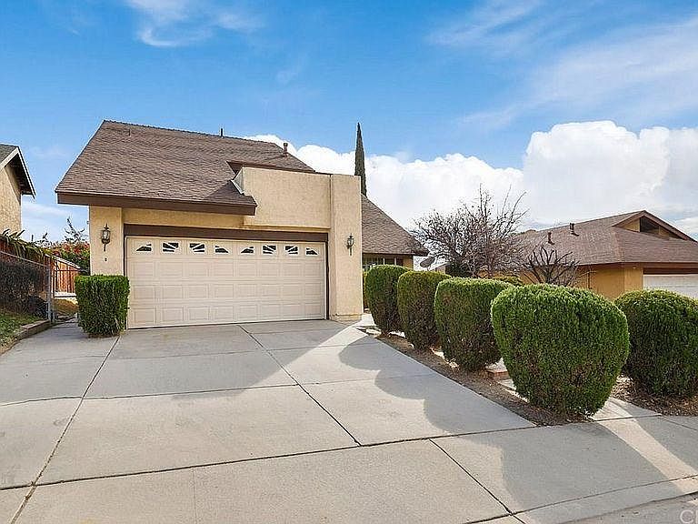1st image of 32602 E Myra Ct