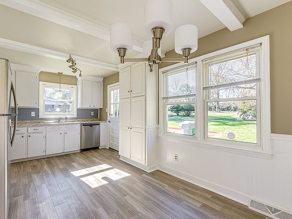 bright and airy kitchen