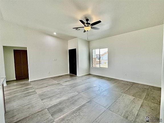 3rd image of 12633 E 50th Ln