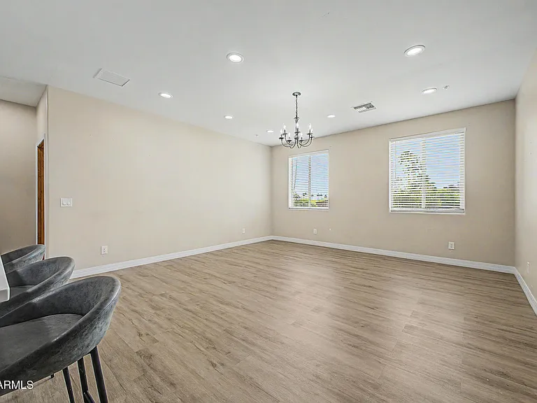 2311 E Colter St — Photo 50