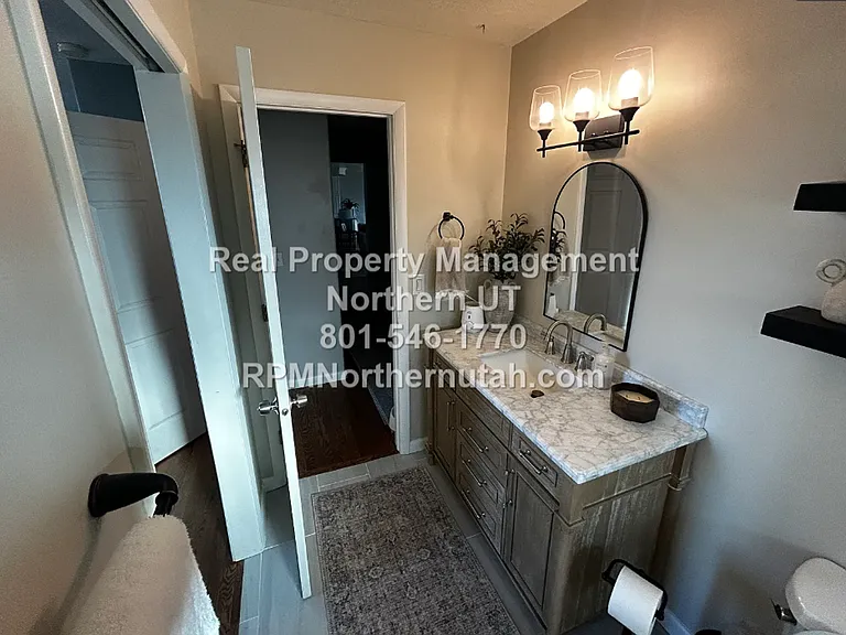 703 W 2175 N — Photo 20