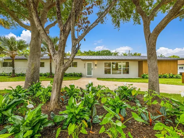 8230 SW 150th Dr, Palmetto Bay, FL 33158