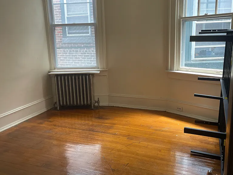 203 Penn St #2 — Photo 5