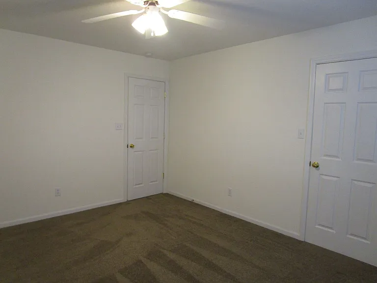 5001-5003 Betty Jean Way — Photo 19