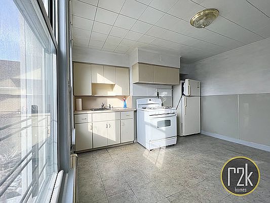 1st image of 25-14 Crescent St #2F