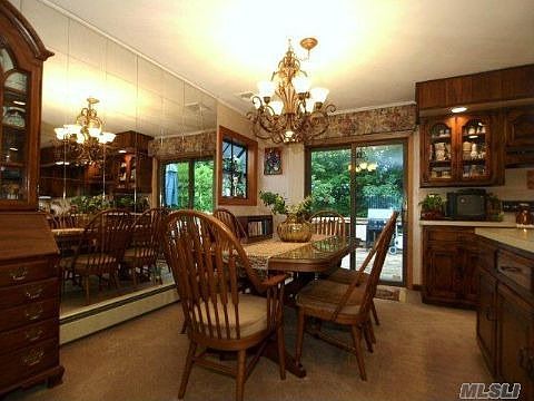 5th image of 5 Mohegan Pl