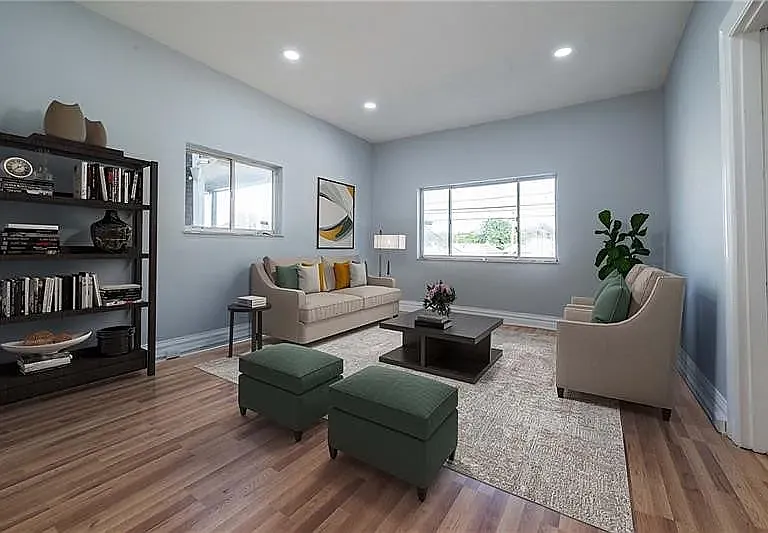 621 Lorenz Ave — Photo 2