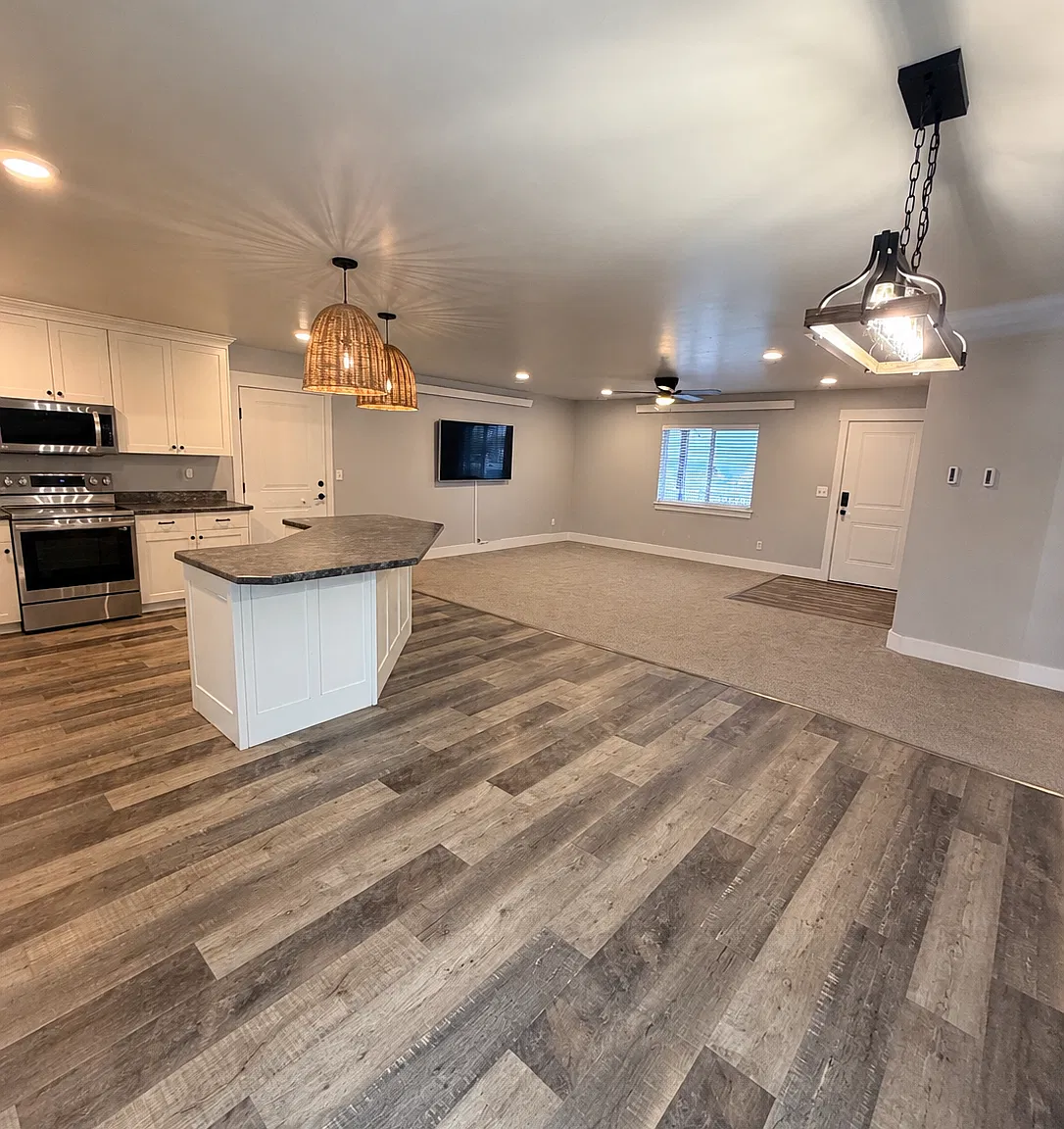 5 bed, 2986 sqft, $4,500 — Photo 2