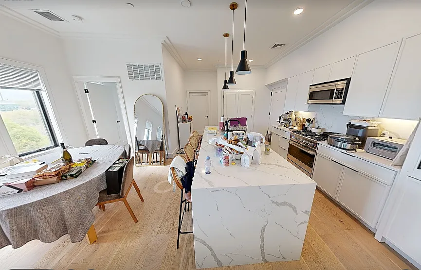2 bed, 1030 sqft, $3,995 — Photo 3