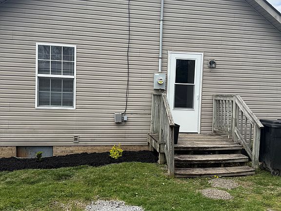 3rd image of 111 W Buford St