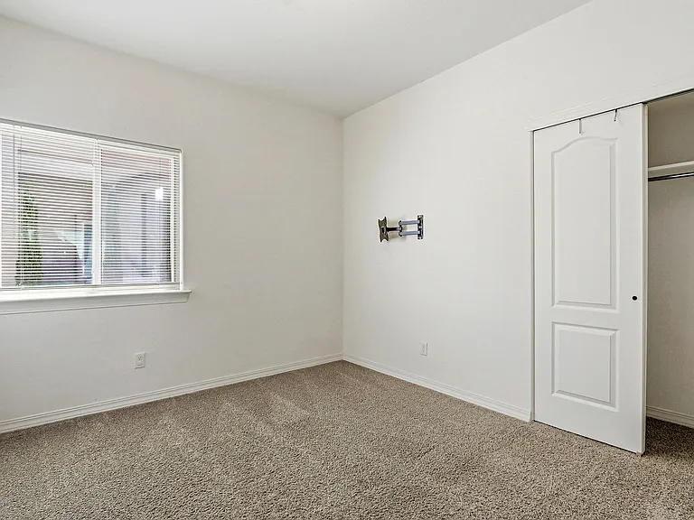 13659 Everingham St — Photo 26