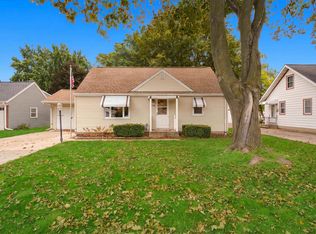 1017 Meacham St, Green Bay, WI 54304