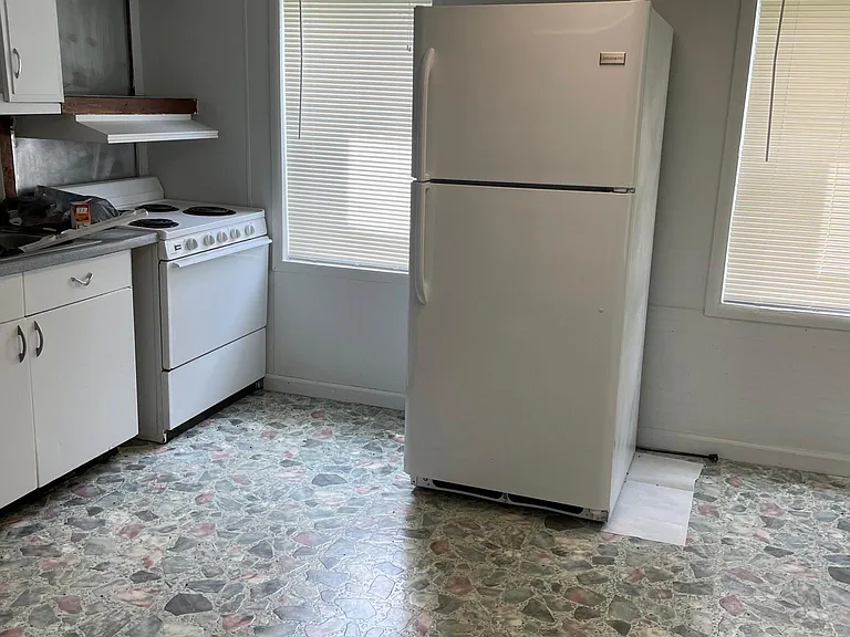 206 Clyde St #B — Photo 3