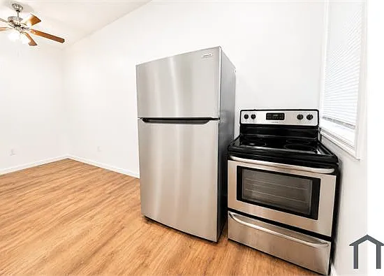318 N Paca St #8 — Photo 6