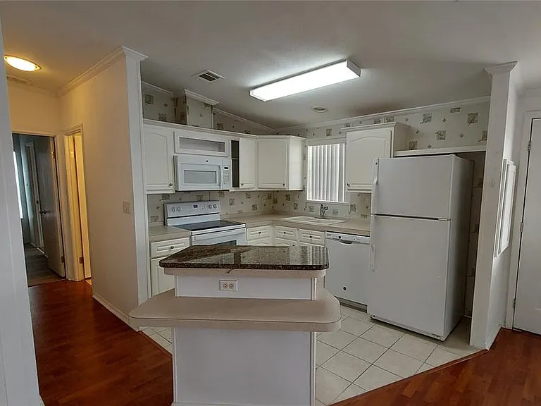 2346 Druid Rd E #1106 — Photo 3