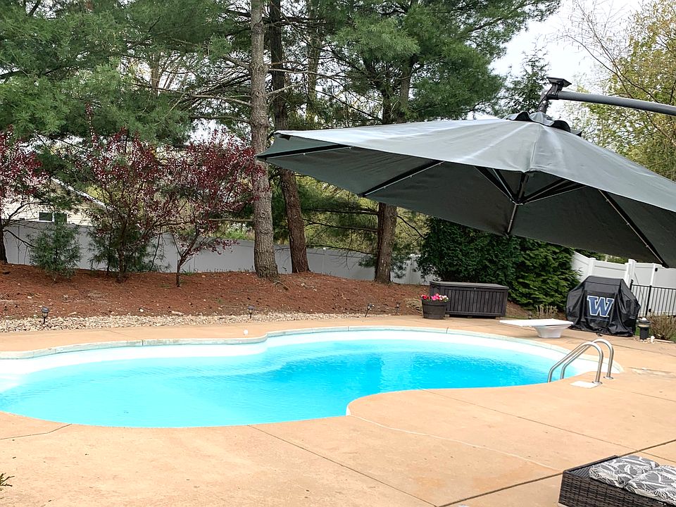 2nd image of 17892 Suzanne Ridge Dr