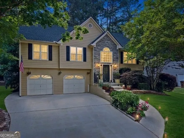 402 Township Ln, Woodstock, GA 30189