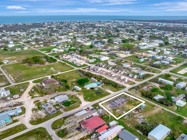 814 N 15th St, Port O Connor, TX 77982