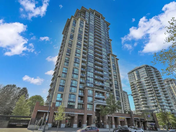 10777 University Dr #1011, Surrey, BC V3T 0E6