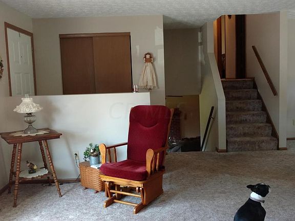 4th image of 830 Hillgail Cir SW