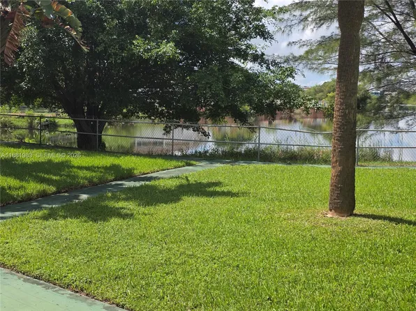 18720 NE 18th Ave APT 116, Miami, FL 33179