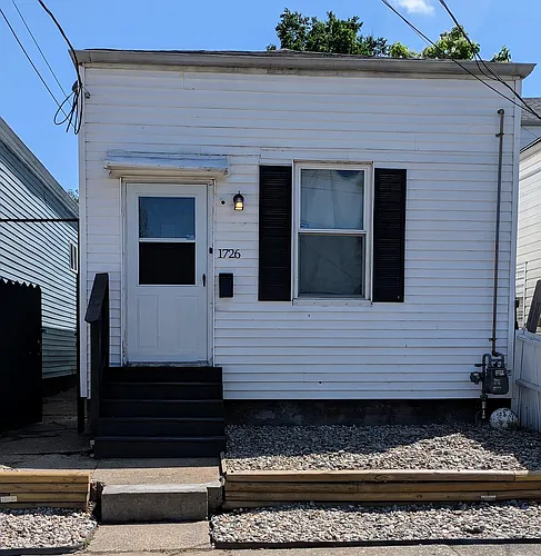 1726 Rowan St Photo 1