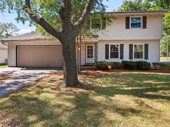 5855 North 111th STREET, Milwaukee, WI 53225