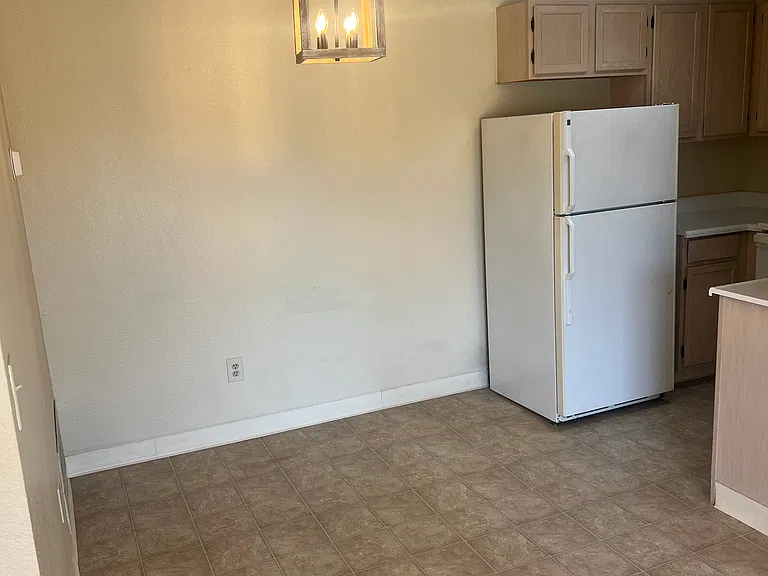 4319 Railroad Ave #6 — Photo 5
