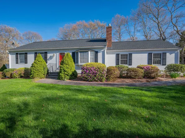8 Woodland Road, Sagamore, MA 02561