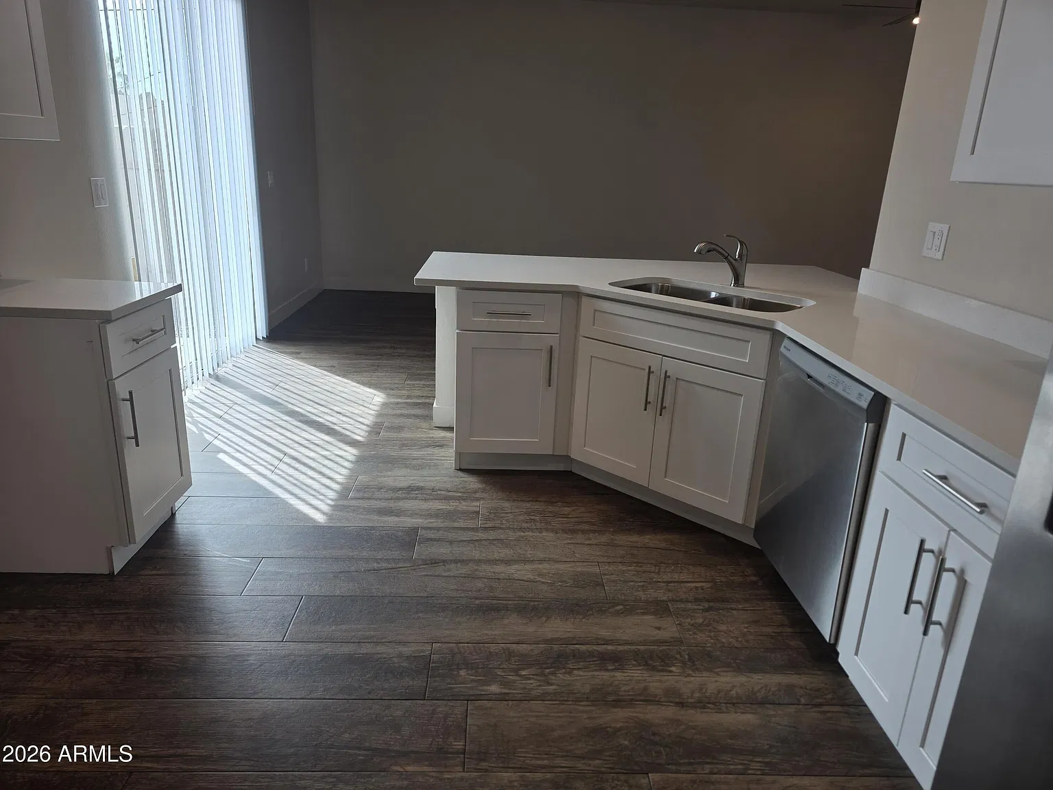 4 bed, 3.5 bath, 1600 sqft, $2,895 — Photo 2