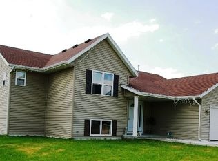 235 S 6th St, Evansville, WI 53536