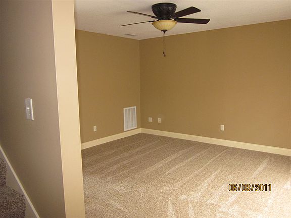 3rd image of 1152 Sunset Dr APT 4